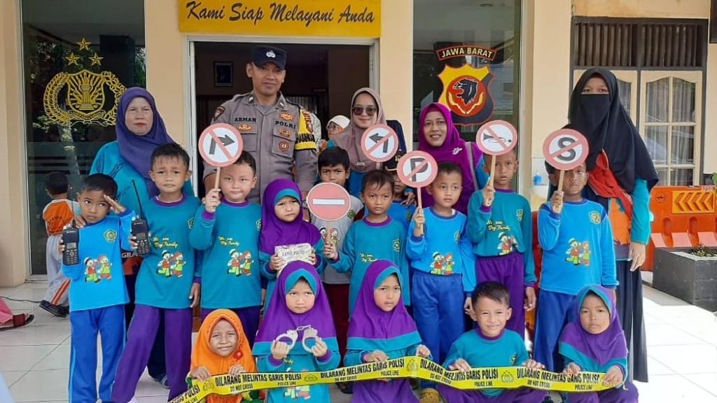 Polres Ciamis Kenalkan Tugas Polisi Lewat Program Polsanak untuk Anak RA Babusalam