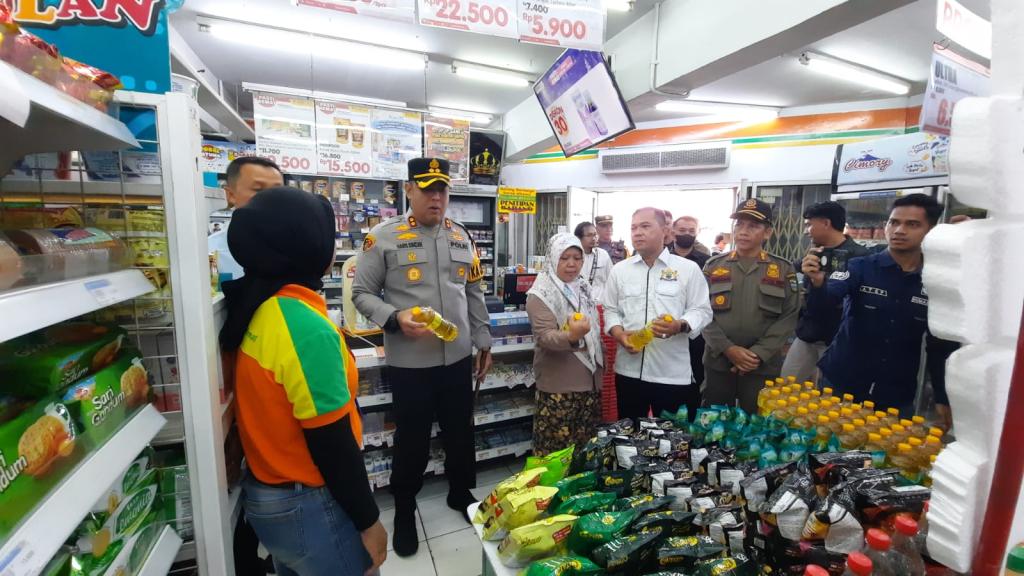 Polres Tasikmalaya dan Forkopimda Sidak Pasar Singaparna, Pantau Harga dan Stok Bahan Pokok Menjelang Nataru