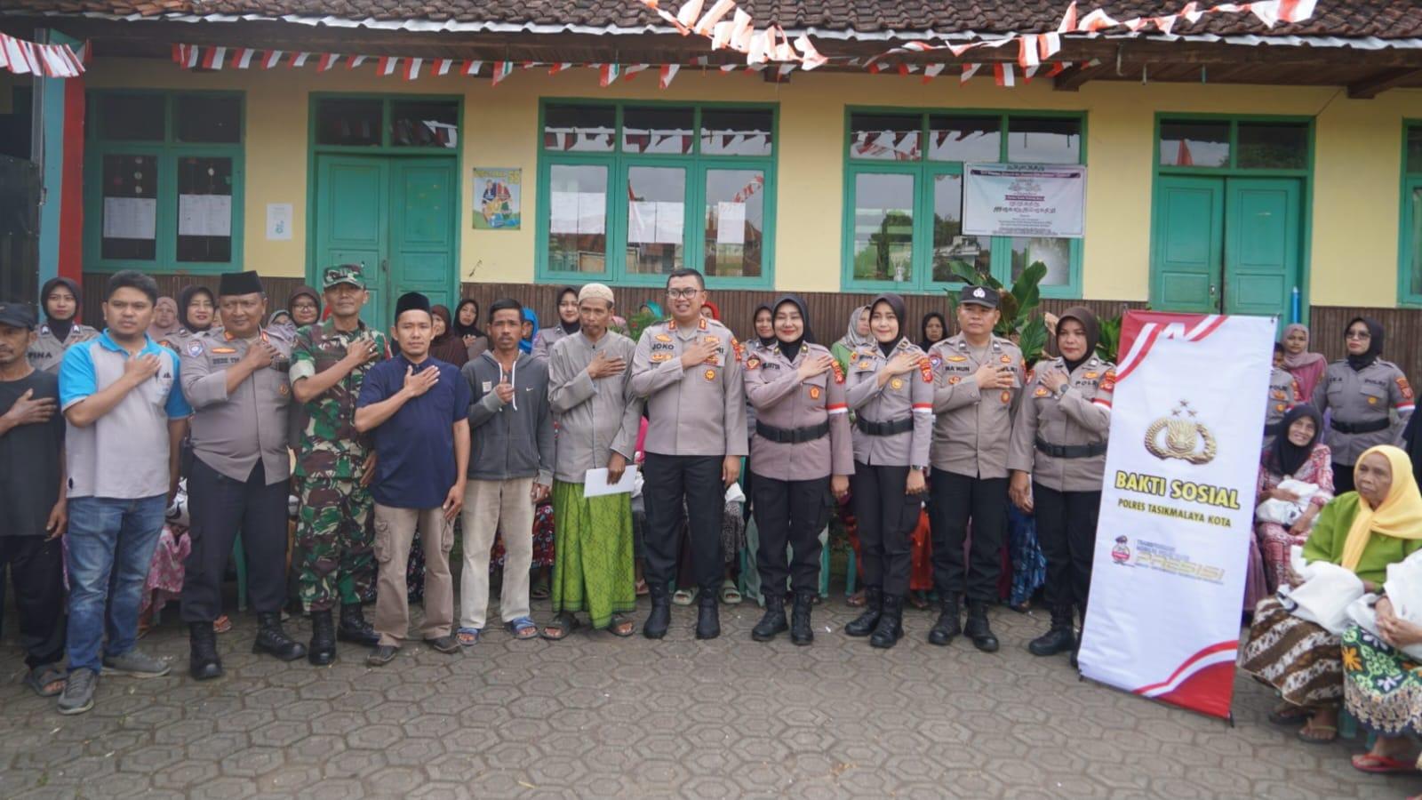 Polres Tasikmalaya Kota Gelar Jumat Berbagi dan Imbauan Kamtibmas di Purbaratu