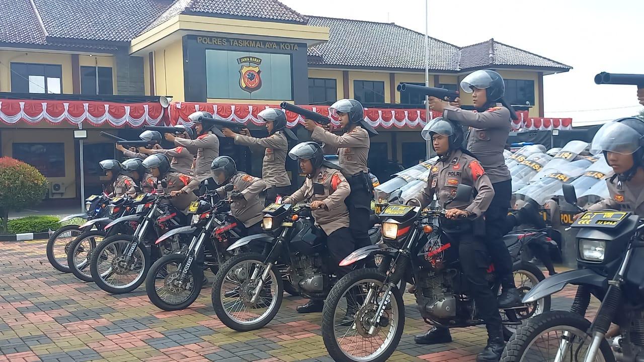 Polres Tasikmalaya Kota Perkuat Kesiapan Jelang Pilkada 2024 dengan Latihan Pengendalian Massa