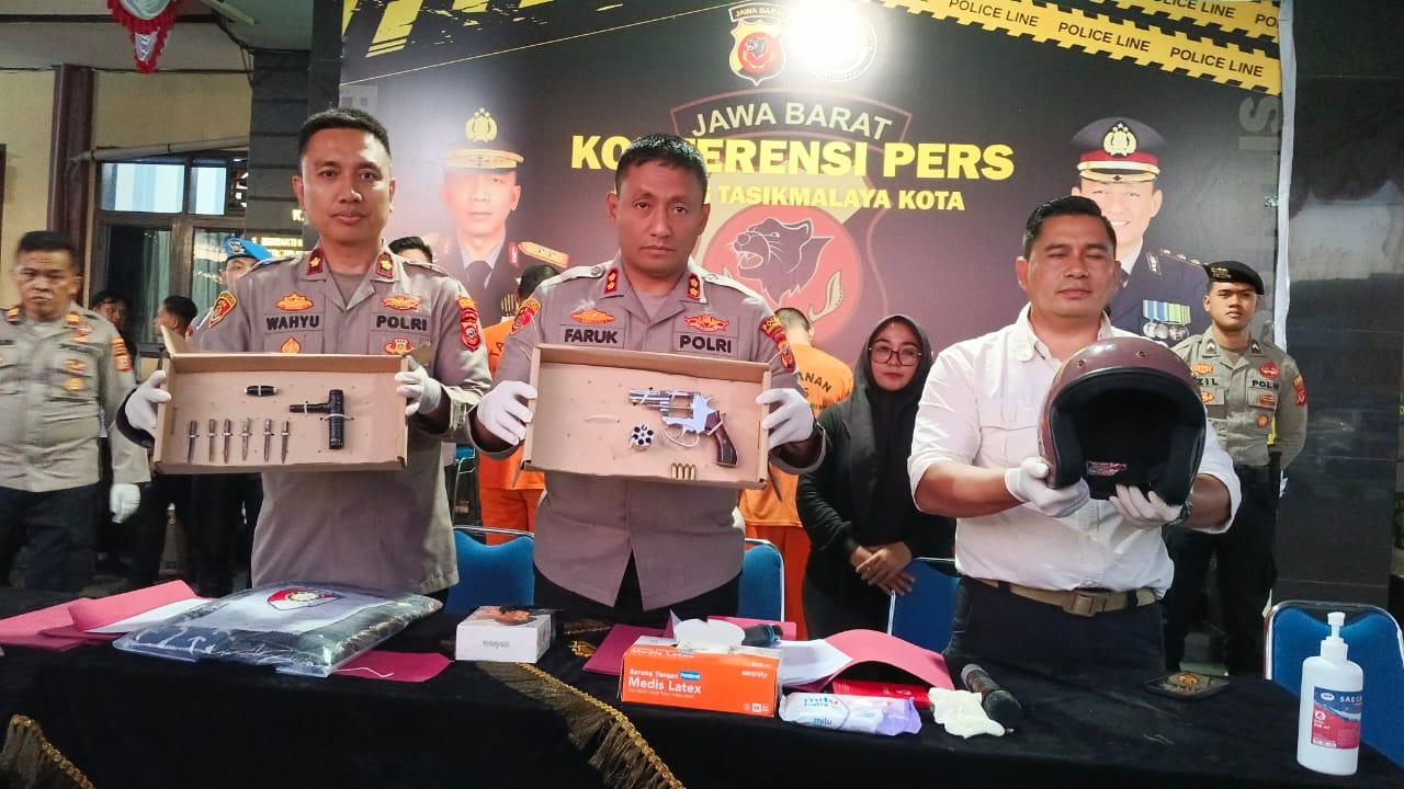 Polres Tasikmalaya Kota Ringkus 4 Tersangka Komplotan Curanmor Bersenjata Api, Satu Pelaku Sudah 3 Kali Masuk Bui