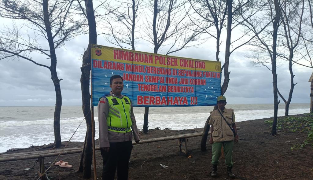 Polsek Cikalong Pantau Obwis Pantai Selatan untuk Kelancaran Operasi Lilin Lodaya 2024