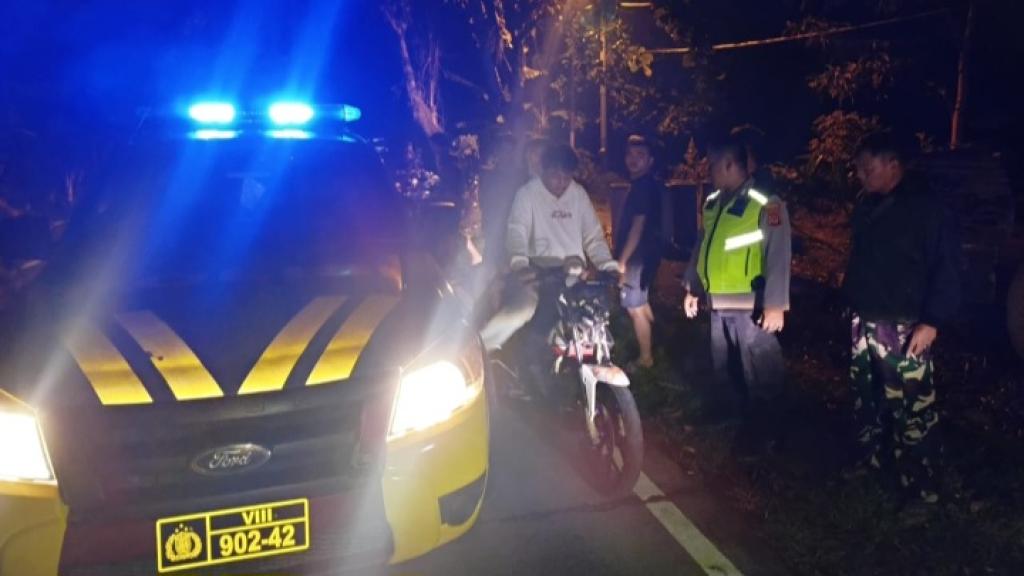 Polsek Cikalong Tasikmalaya Gelar Patroli KRYD untuk Jaga Keamanan dan Ketertiban Lalu Lintas