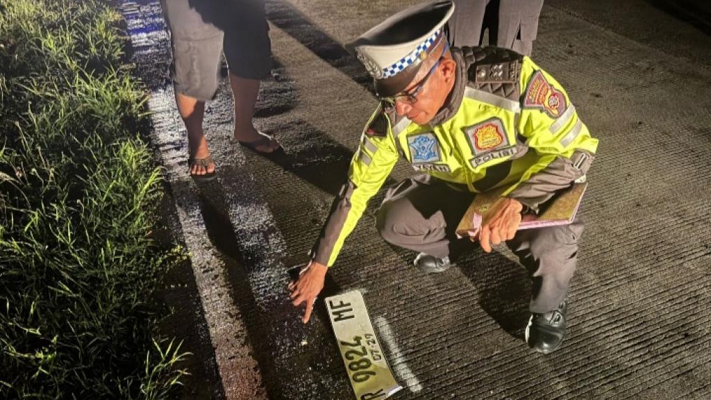 Pria Tanpa Identitas Bercelana SHARK, Tewas Tertabrak Mobil di Cikalong Tasikmalaya