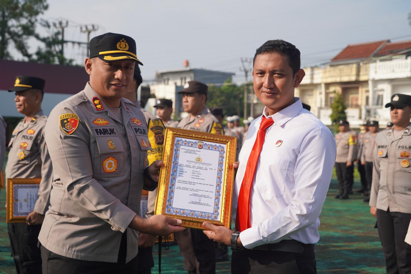 Raih Juara III Lomba Olah TKP Tingkat Polda Jabar, Unit Identifikasi Satreskrim Polres Tasikmalaya Kota Diganjar Penghargaan Oleh Kapolres