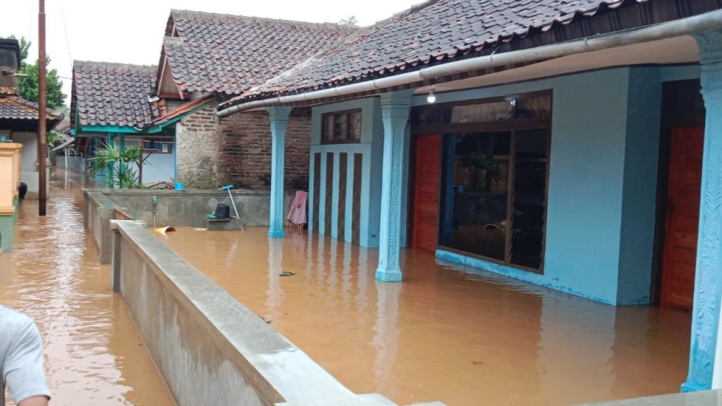 Ratusan Rumah di Tiga Dusun Ciamis Terendam Banjir, Satu Lansia Dievakuasi
