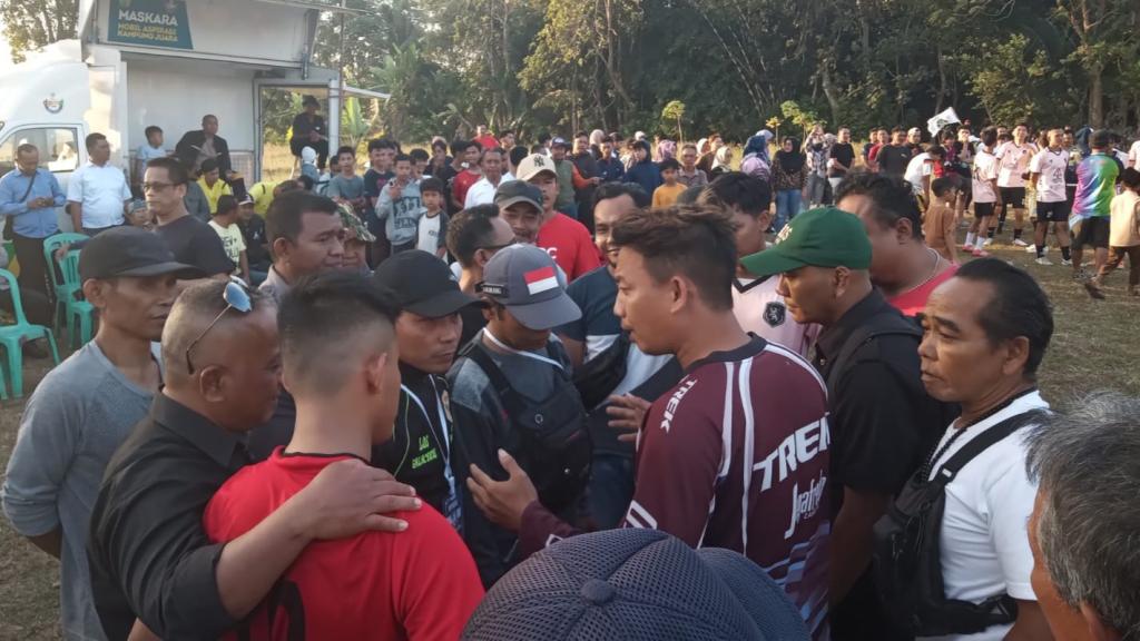 Ratusan Warga Kota Banjar Antusias Saksikan Tarkam Balokang Cup 2024