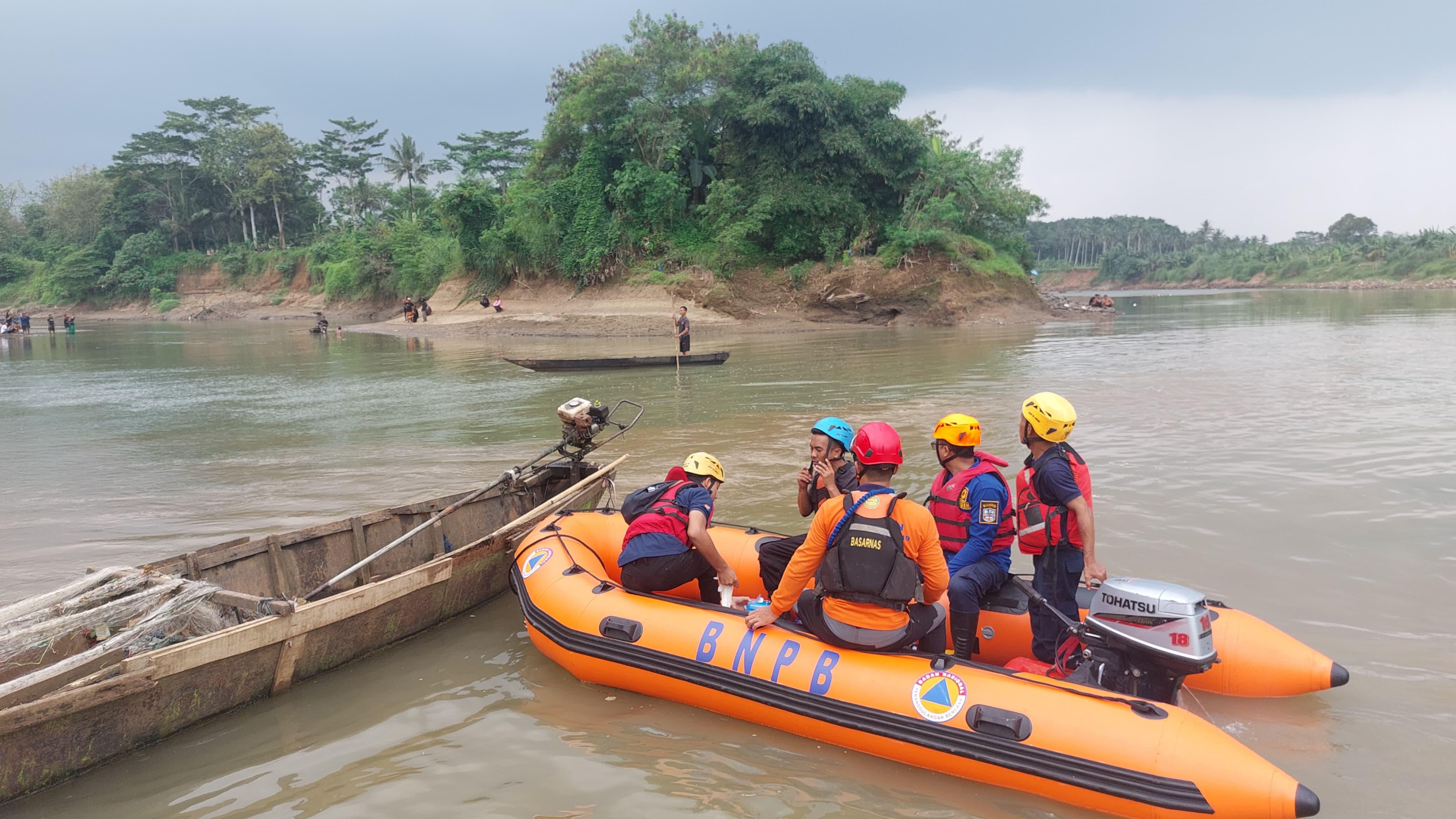 Remaja 14 Tahun Hilang Terseret Arus di Muara Sungai Cijolang Banjar