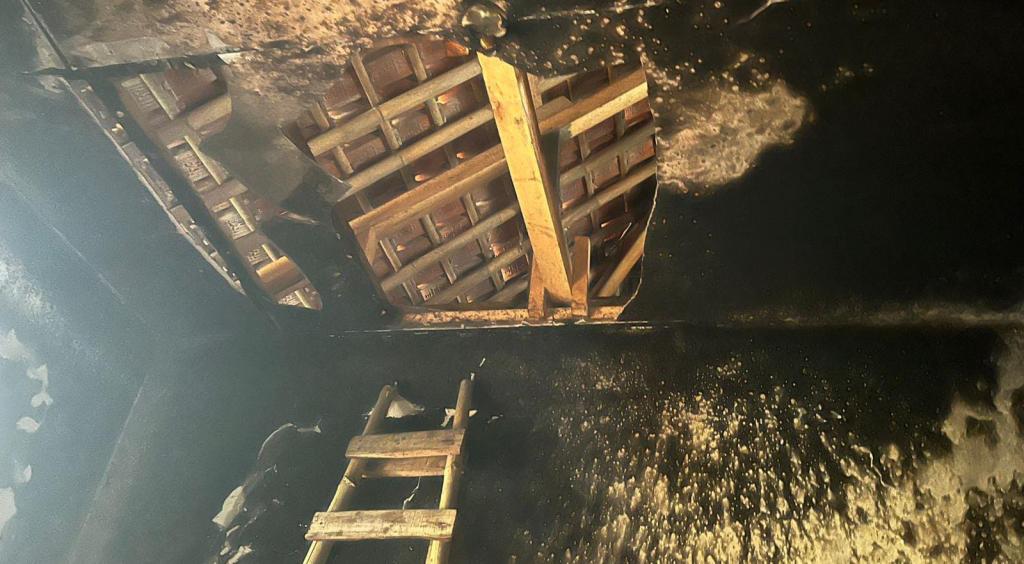 Rumah di Air Tanjung Kawalu Terbakar Akibat Korsleting Saat Isi Daya Ponsel