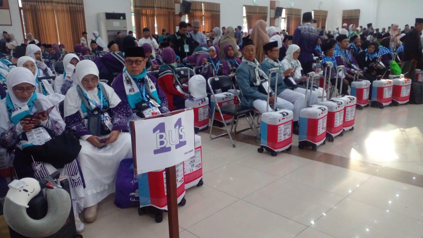 Sambut Kepulangan Jamaah Haji Kloter 19 JKS, PPIH Ciamis Siapkan Ambulans untuk Jamaah yang Sakit