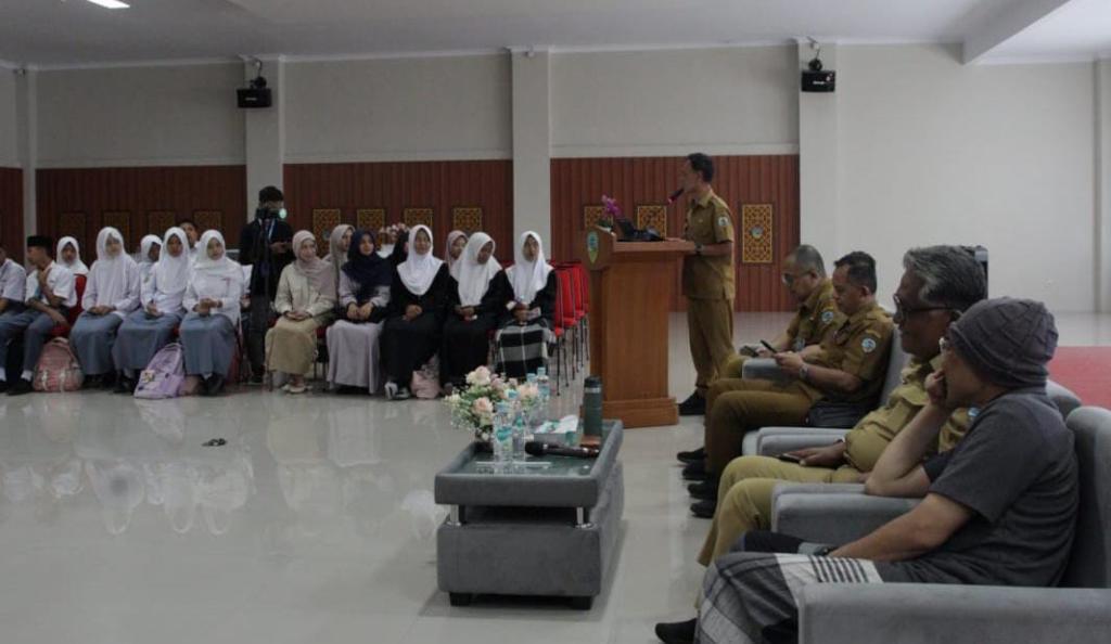 Santri dan Siswa Madrasah di Kota Tasikmalaya Dilatih Membuat Konten Digital Positif