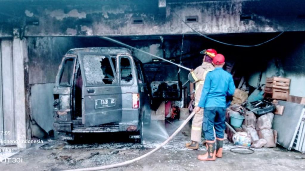 Satu Mobil Carry dan Dua Motor Terbakar di Ciamis, Kerugian Capai Rp 50 Juta
