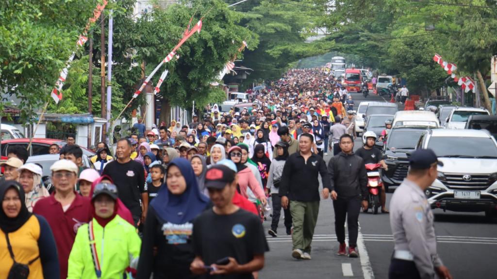 Semarak Hari Bhayangkara ke-79, Ribuan Warga Meriahkan Olahraga Bersama Polres Ciamis