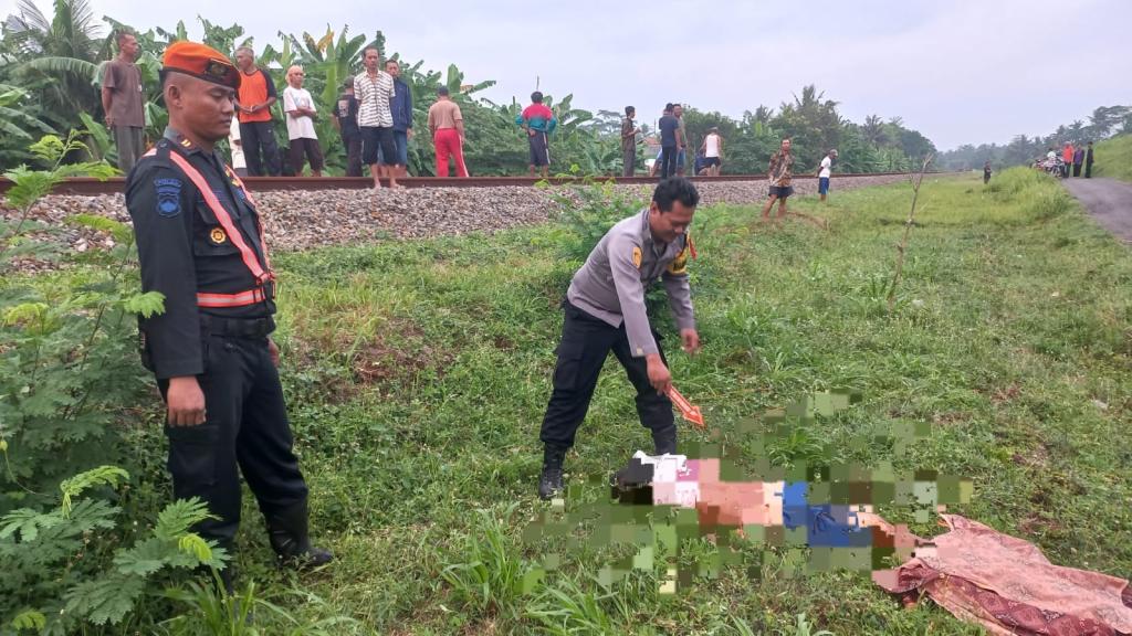 Seorang Pria Ditemukan Tewas Diduga Tersambar Kereta Api di Ciamis