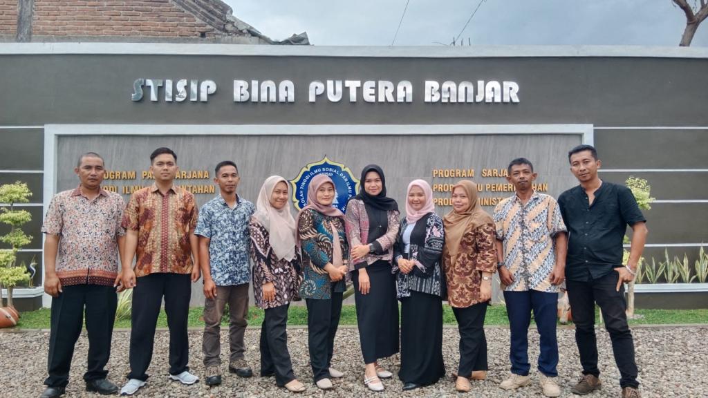 Sepuluh Pegawai Perumdam Tirta Anom Dapat Beasiswa Kuliah di STISIP Bina Putra Banjar