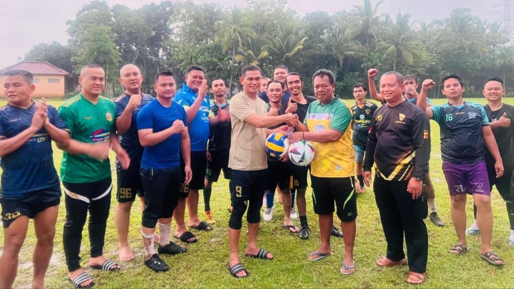 Serunya Sepak Bola Polres Ciamis Bersama Masyarakat untuk Wujudkan Pilkada Aman dan Damai