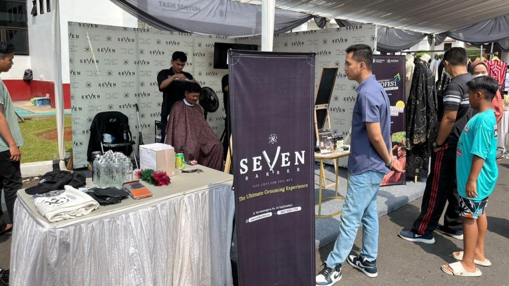 Seven Barbershop Rayakan HUT Ke-23 Kota Tasikmalaya dengan Pangkas Rambut Gratis