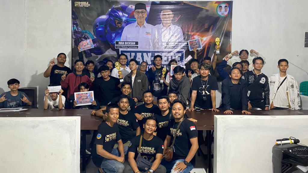 Squad FAST KIEE Raih Juara 1 di Ivan-Dede Esport Tournament