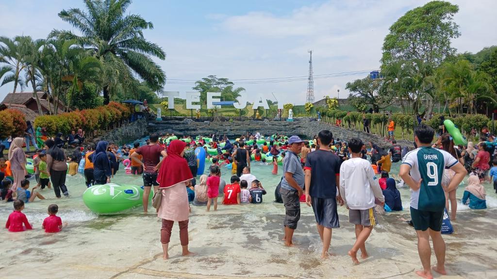 Tee Jay Waterpark Mulai Dipadati Pengunjung di Libur Natal dan Tahun Baru