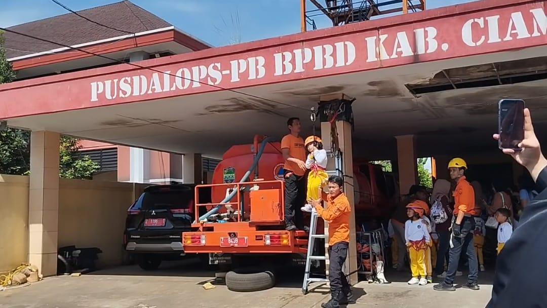 TK Kemala Bhayangkari Kenalkan Mitigasi Bencana Lewat Kunjungan ke BPBD Ciamis