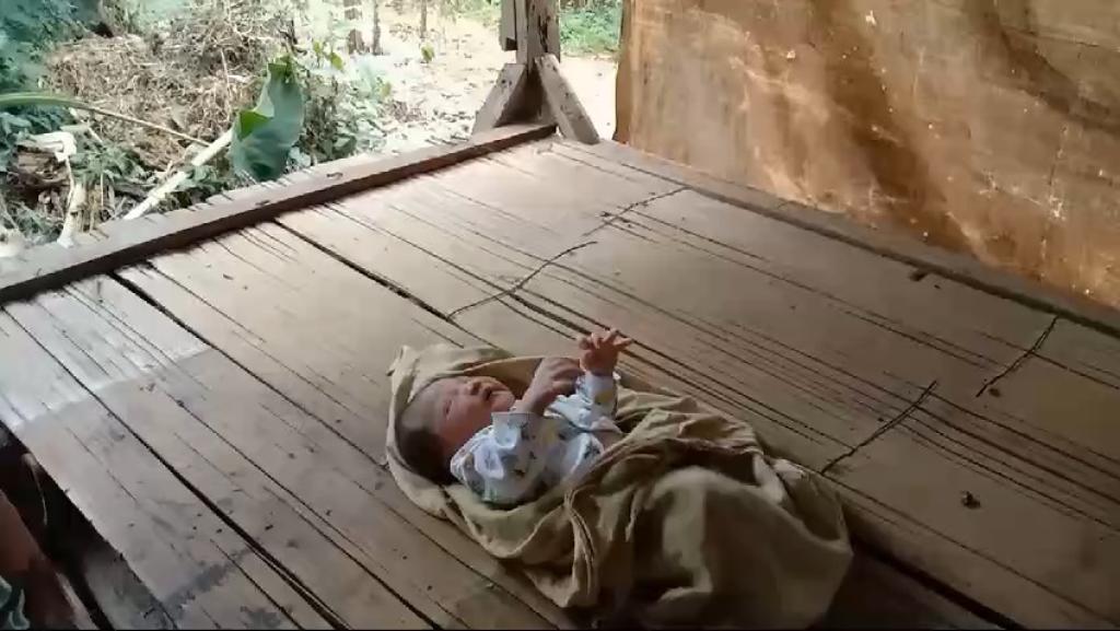 Warga Panumbangan Ciamis Temukan Bayi Masih Hidup di Sebuah Gubuk