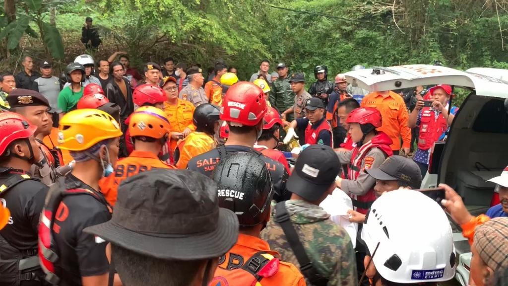 Tim SAR Gabungan Temukan Pemuda yang Loncat dari Jembatan Cirahong Ciamis
