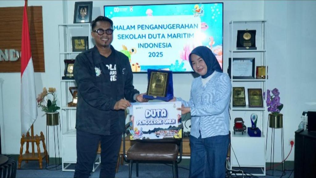 Mahasiswi UPI Tasikmalaya Raih Juara Terbaik Duta Penggerak UMKM dalam Ajang “Duta Maritim Indonesia 2025”