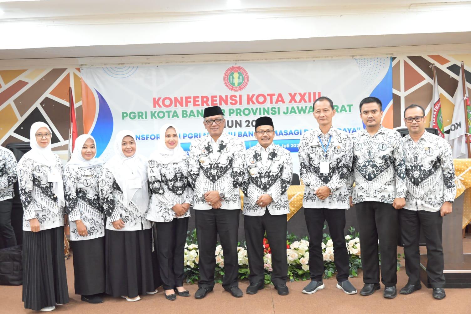 Wali Kota Banjar Gandeng PGRI Atasi Anak Tidak Sekolah, Encang Zaenal Terpilih Jadi Ketua Baru