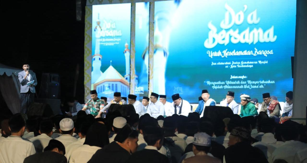 Wali Kota Tasikmalaya Bersama Ribuan Santri dan Ulama Gelar Doa Bersama untuk Keselamatan Bangsa