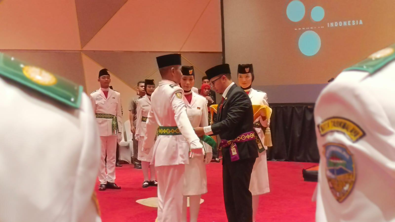 Wali Kota Tasikmalaya Kukuhkan 35 Anggota Paskibraka, Siap Kibarkan Merah Putih Pada Upacara HUT Ke-80 RI