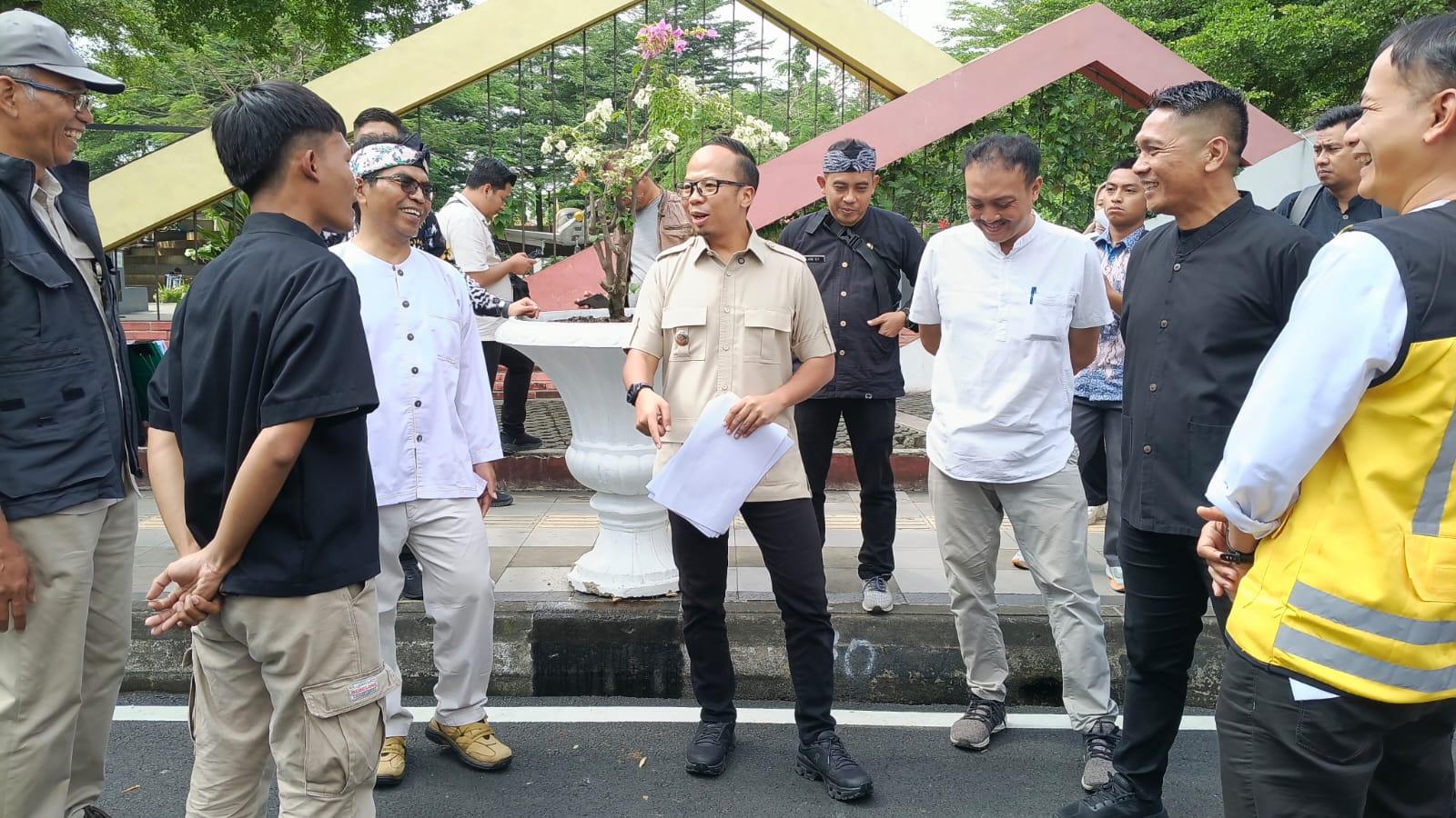 Wali Kota Tasikmalaya Tinjau Hasil Pembangunan Jalan dan Drainase di Sekitar Masjid Agung