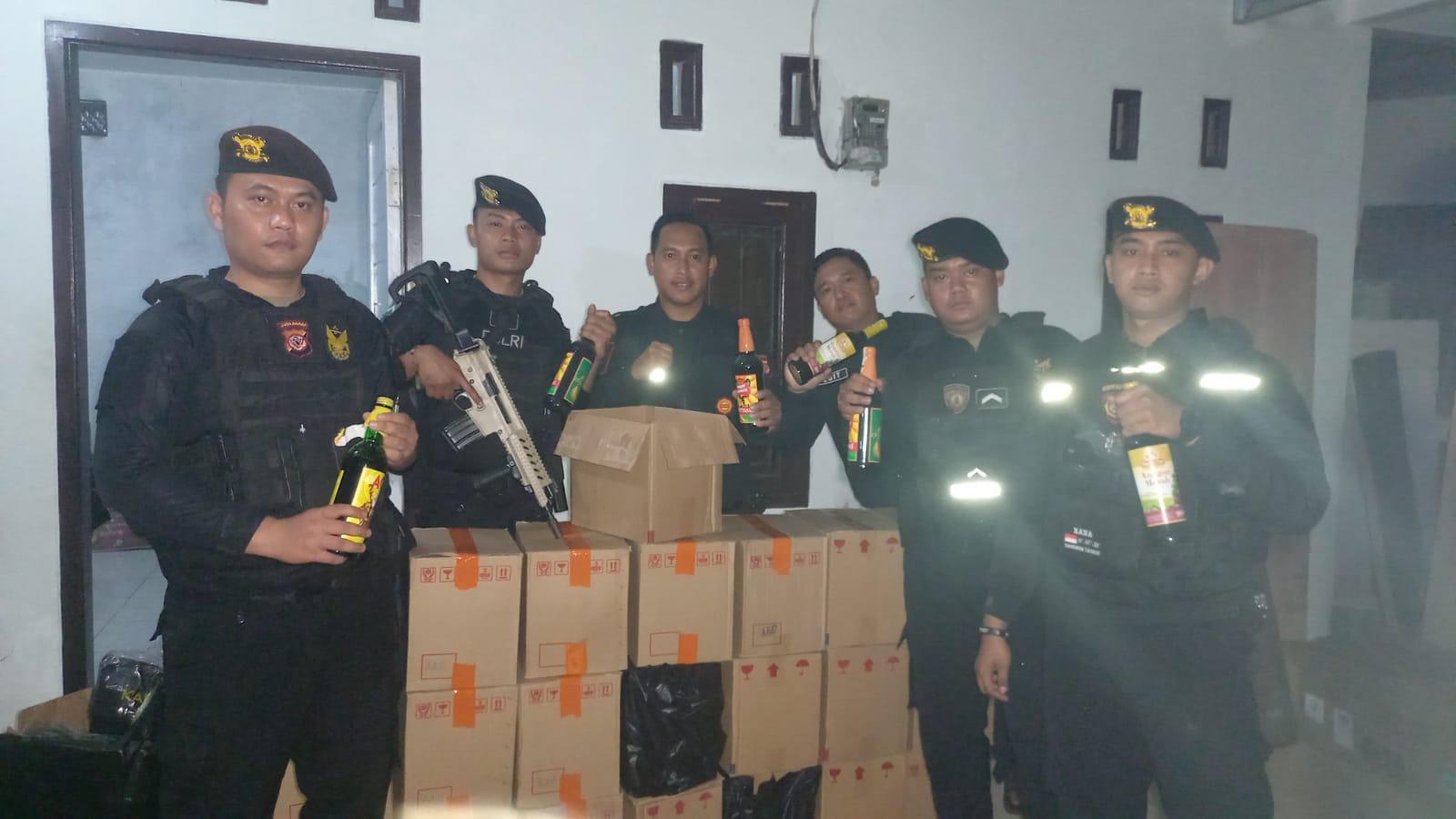 Kontrakan di Bungursari Tasikmalaya Jadi Gudang Miras Digerebek Tim Maung Galunggung, Ratusan Botol Disita