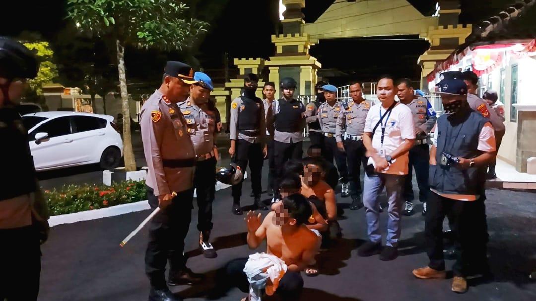 Aksi di DPRD Ciamis Memanas! Polisi dan Warga Amankan Puluhan Anak di Bawah Umur yang Anarkis
