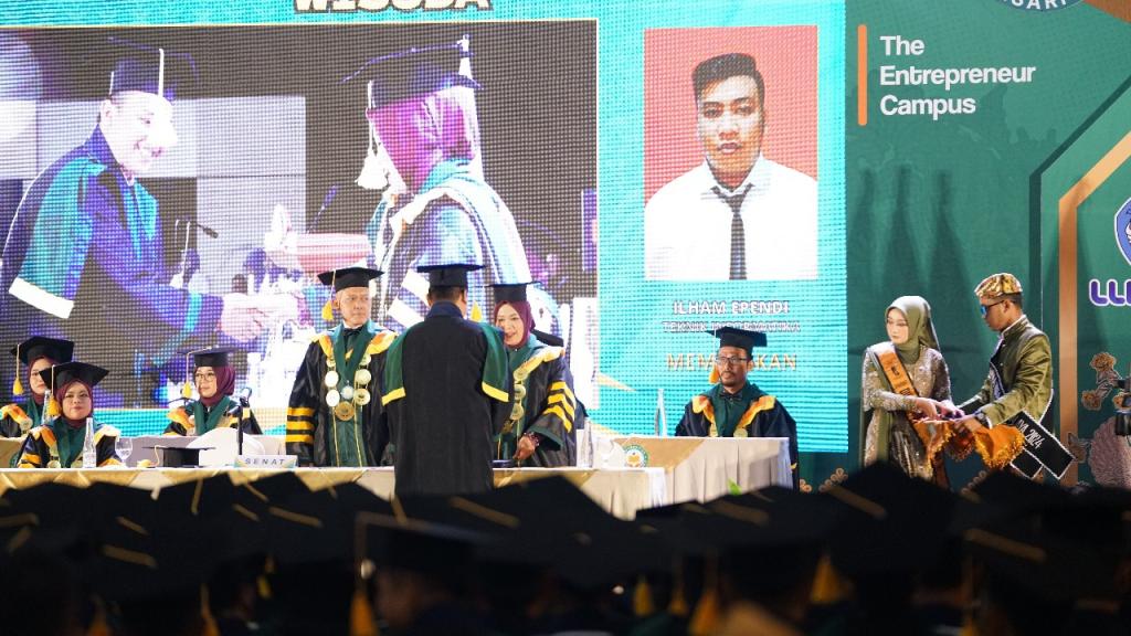 Wisuda Perdana UMB Tasikmalaya: 151 Mahasiswa Resmi Menyandang Gelar Sarjana