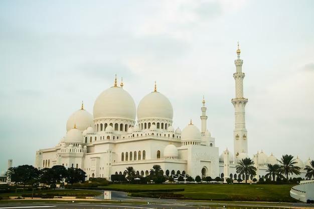 Jadwal Sholat Hari Ini di Kota Tasikmalaya, Senin 21 April 2025