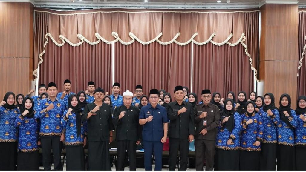 30 Tenaga Kesehatan PPPK Kabupaten Tasikmalaya Dikukuhkan, Bupati Cecep Tekankan Integritas dan Nilai Berakhlak ASN