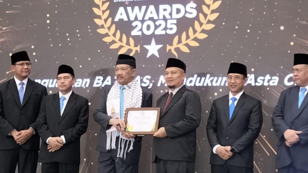 Bupati Herdiat Raih Penghargaan BAZNAS Awards 2025 Berkat Digitalisasi Zakat di Ciamis