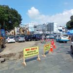 Demi Kenyamanan, Jalan Batu Andesit di Taman Kota Tasikmalaya Mulai Dibongkar dan Diperbaiki