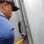 Gembok Pagar Sulit Dibuka, Warga Lapor Damkar Kota Tasikmalaya