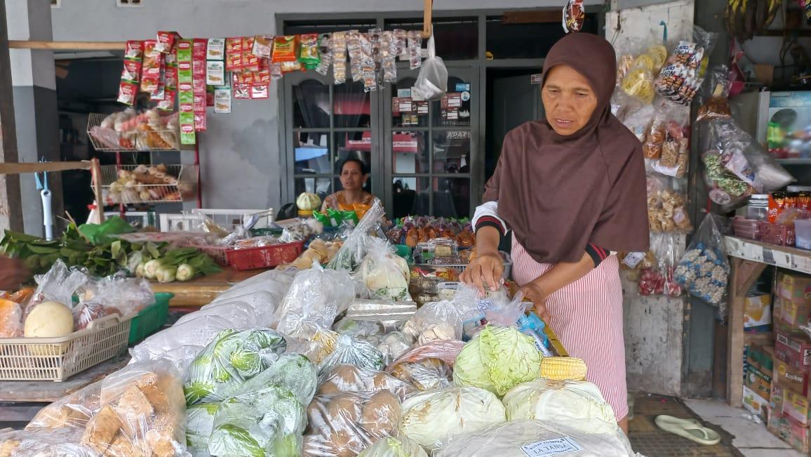 Harga Kebutuhan Pokok Naik di Warung Eceran, Warga Singaparna Mengeluh