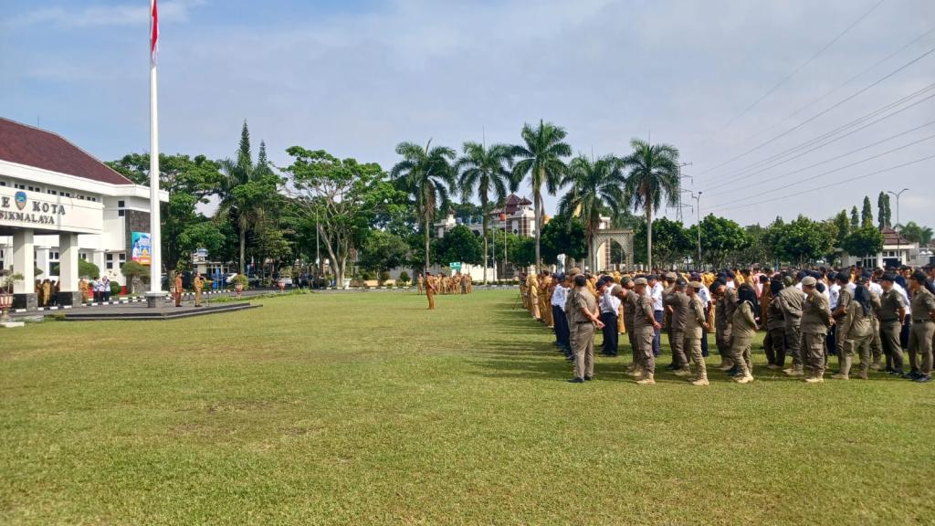 Hari Pertama Ngantor Usai Retret, Wali Kota Tasikmalaya Viman Alfarizi Pimpin Apel Pagi