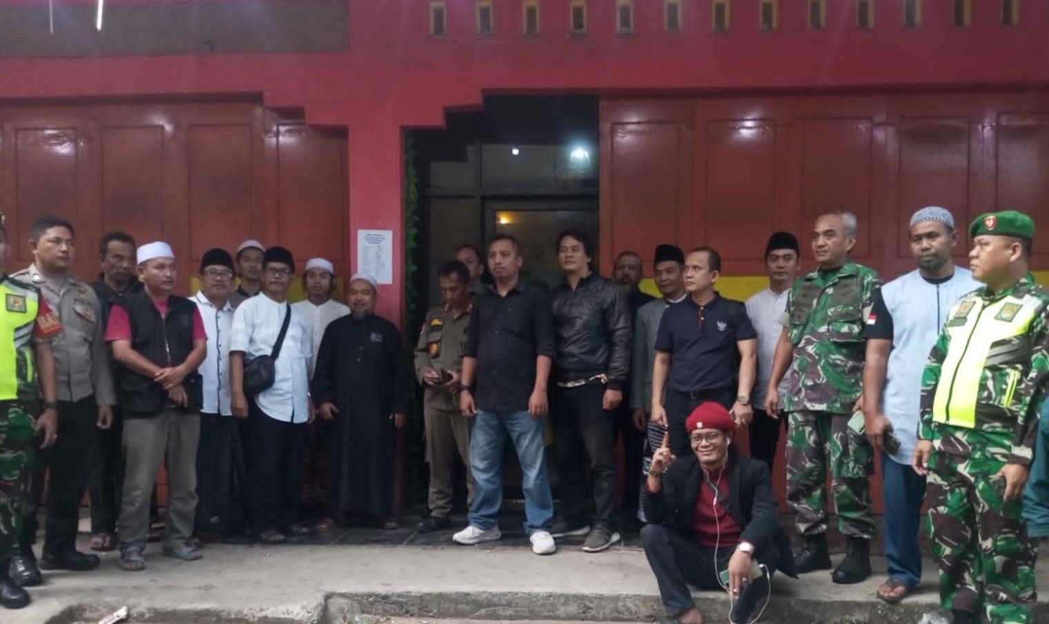 Ulama dan Muspika Mangkubumi Tutup Karaoke Ilegal di kawasan Pasar Burung Tasikmalaya