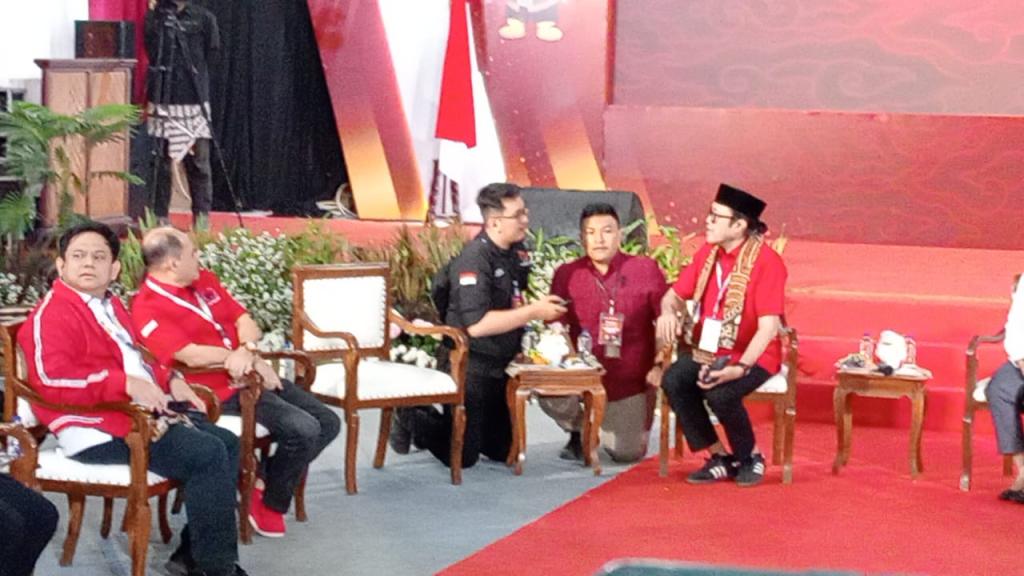 PDIP Usung Jeje-Ronal di Pilgub Jabar Usai Ditolak Anies, Paslon Tak Hadir Saat Tengah Malam Daftar ke KPU