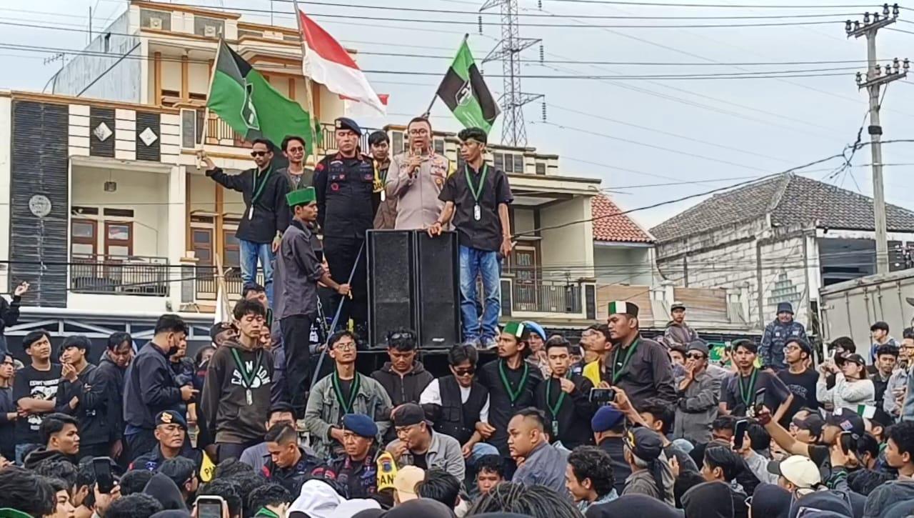 Mapolres Tasikmalaya Kota Digeruduk, Kapolres dan Komandan Brimob Minta Maaf