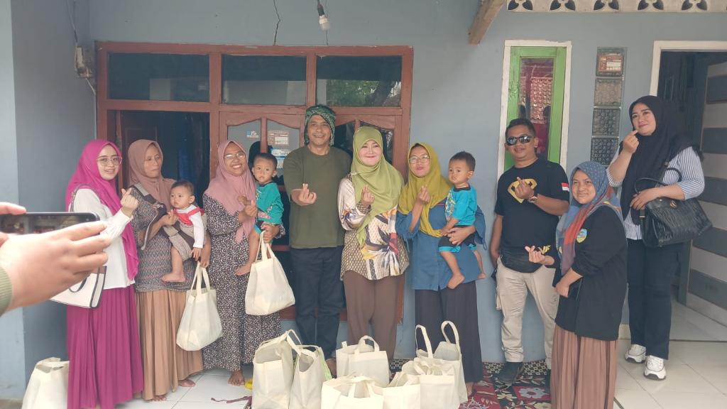 Diky Chandra dan FPPB Blusukan Salurkan Bantuan ke Kampung Terpencil di Kawalu Tasikmalaya