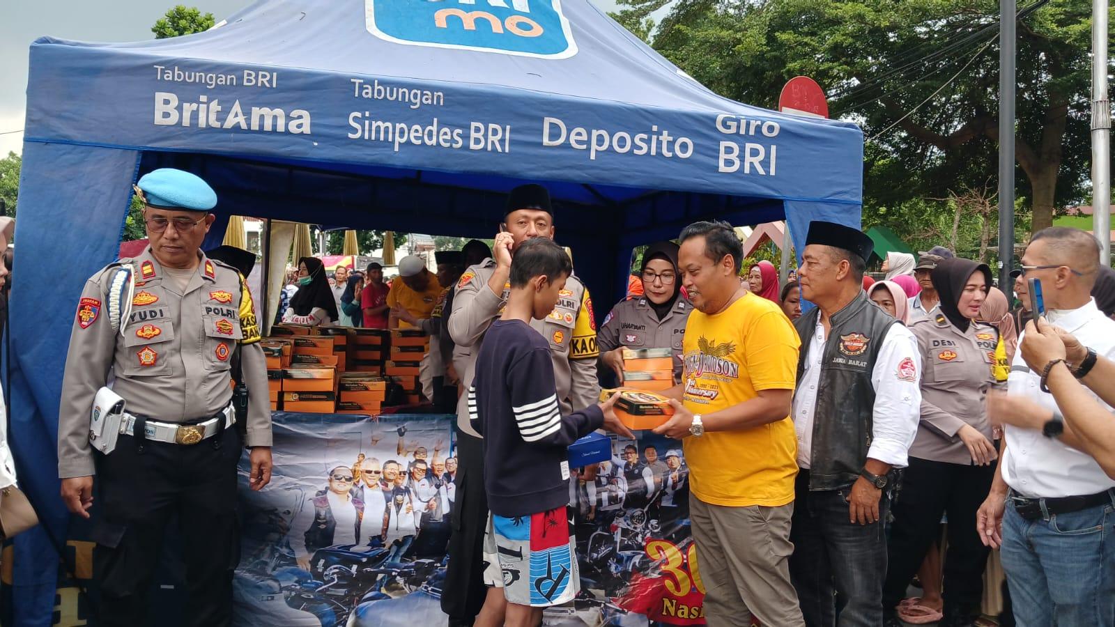 Berbagi Berkah Ramadhan, HDCI dan Polres Tasikmalaya Kota Bagikan Ribuan Nasi Kotak
