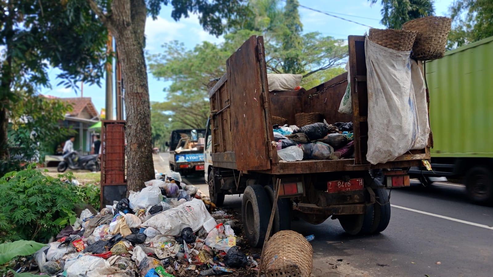 Kekurangan Armada, DLH Kota Tasikmalaya Kewalahan Tangani Lonjakan Sampah Pasca Lebaran