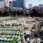 Polres Tasikmalaya Kota Musnahkan Ribuan Botol Miras dan Ratusan Knalpot Brong Hasil KRYD
