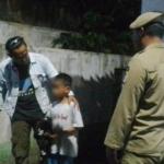 Seorang Anak Ditemukan Telantar di Pedestrian Cihideung Tasikmalaya, Satpol PP Lakukan Evakuasi