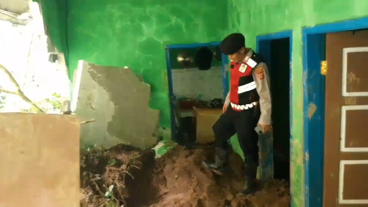 Kronologi Longsor di Cidugaleun Tasikmalaya: Hujan Deras Picu Tebing Ambrol, Bocah 8 Tahun Meninggal